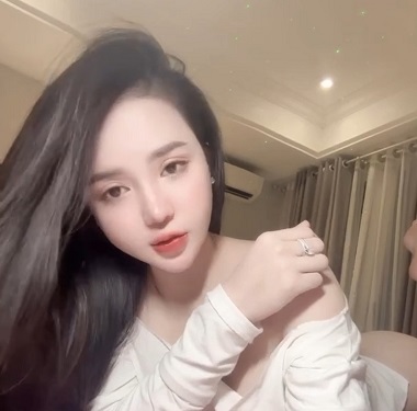 chu-thuy-quynh-trong-than-thien-khi-chich